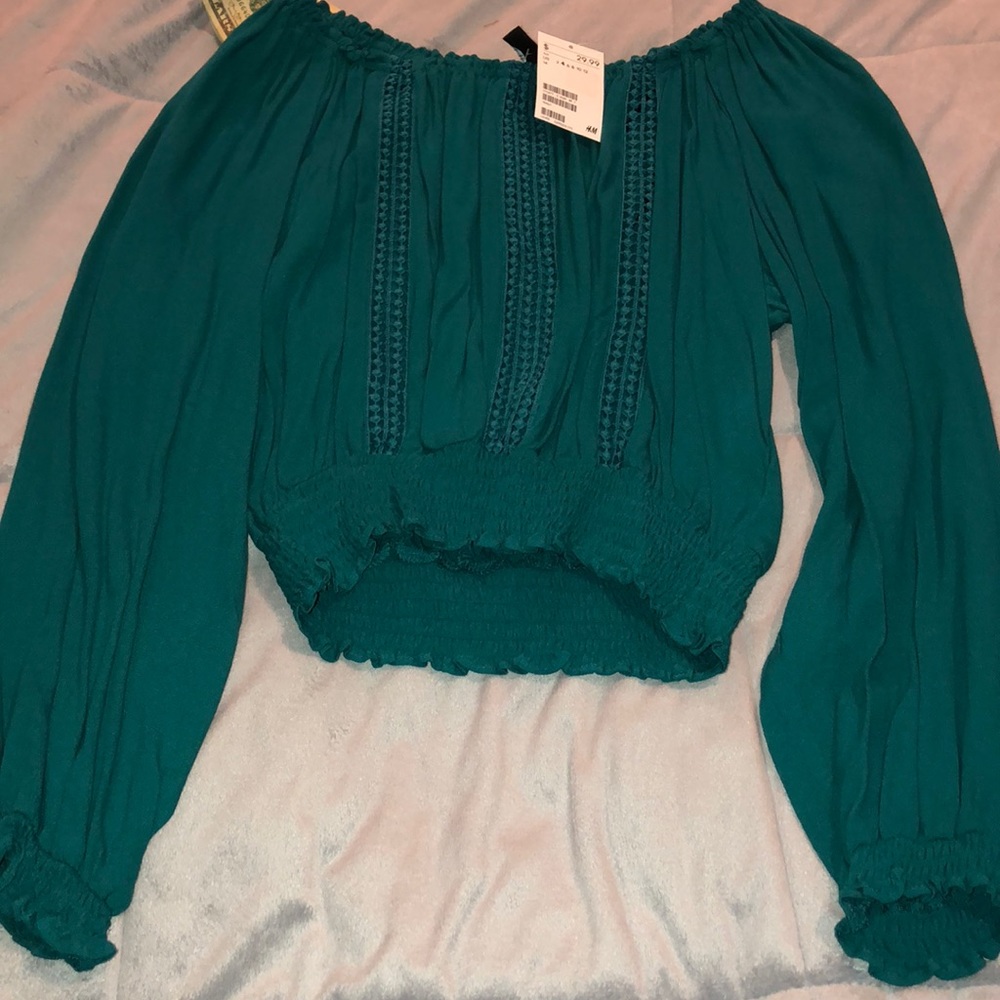 Long sleeve shirt.